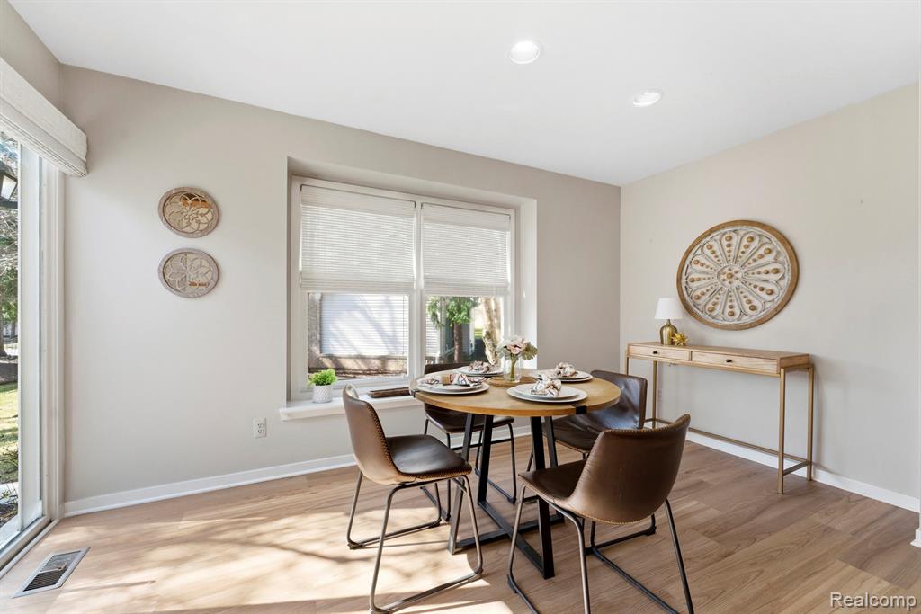 7533 Danbury Drive, West Bloomfield, MI — Photo 14