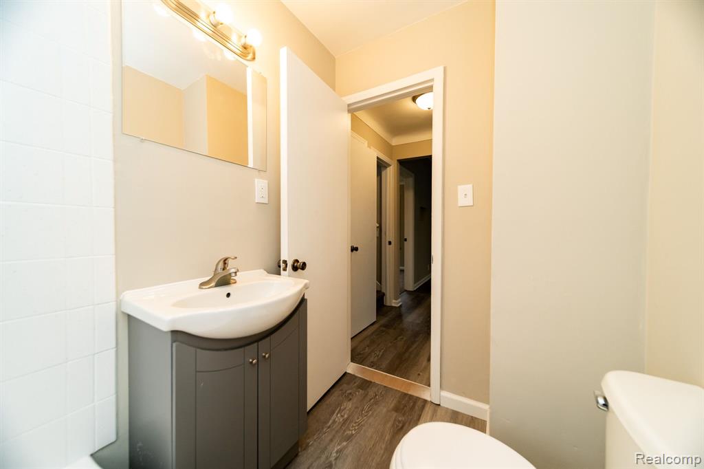 634 W HARWOOD Avenue, Madison Heights, MI 48071 — Photo 29
