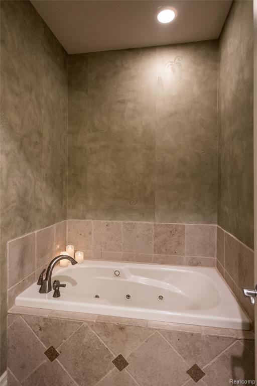 9050 Lake Dominion Drive, Brighton, MI 48114 — Photo 25