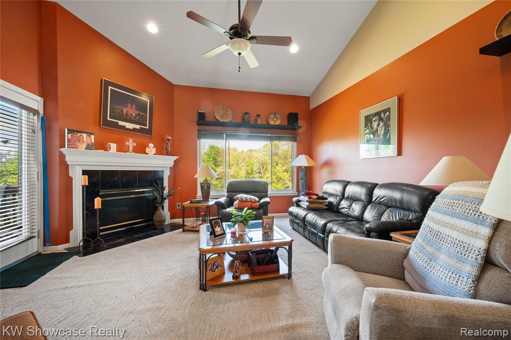 727 Mill Pointe Drive, 16, Milford, MI 48381 — Photo 6