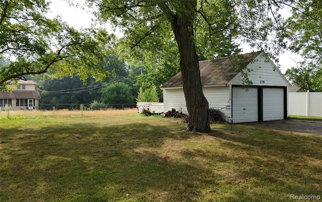 118 Commercial Street, Chesaning, MI 48616 — Photo 5
