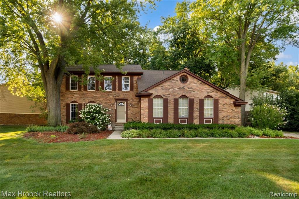 34985 Valley Forge Drive, Farmington Hills, MI 48331