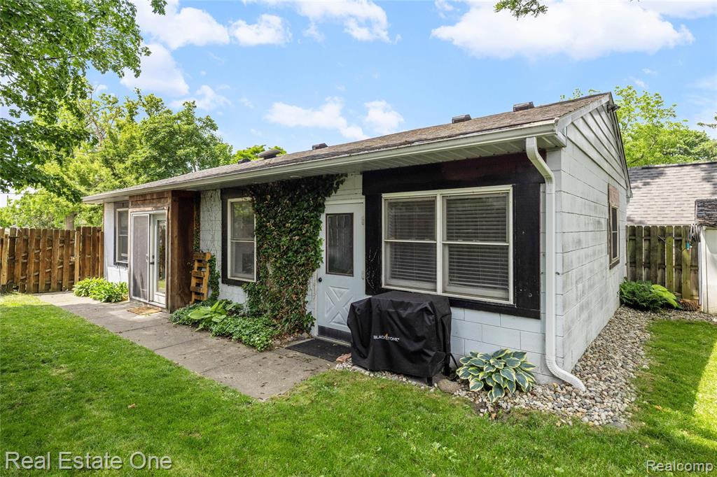 225 1st Street, Fenton, MI 48430 — Photo 42