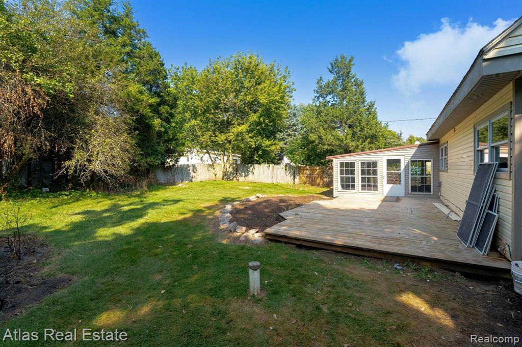 10493 Green Road, Goodrich Vlg, MI — Photo 9