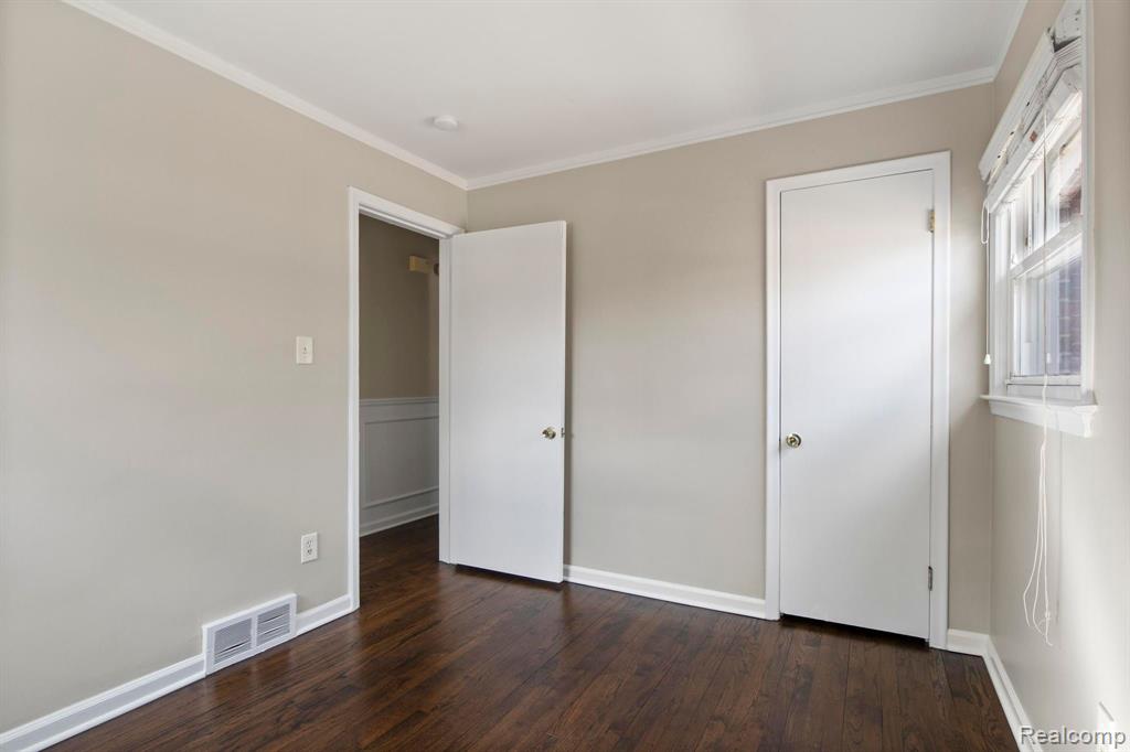 7000 N LAFAYETTE Street, Dearborn Heights, MI 48127 — Photo 17
