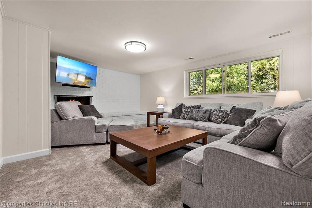 6756 Spruce Drive, Bloomfield Hills, MI 48301 — Photo 27