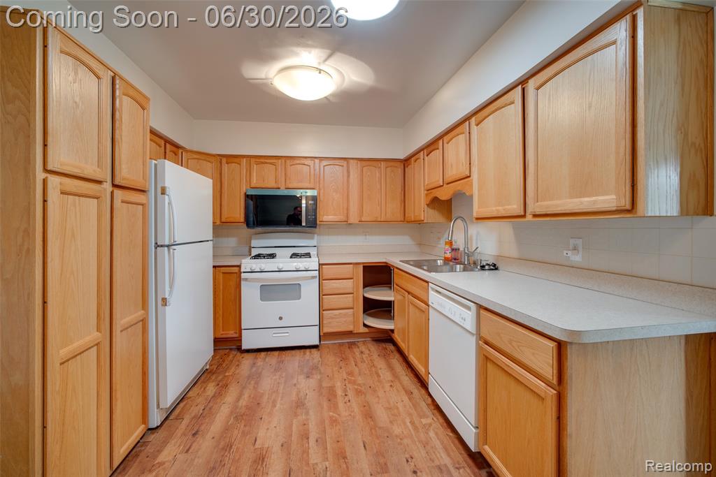16944 Hans Court, Fraser, MI 48026 — Photo 5