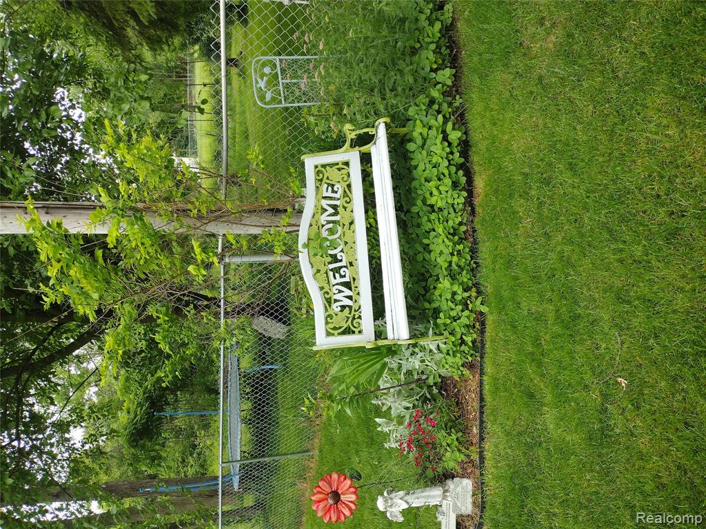 675 Montana Street, Marysville, MI 48040 — Photo 8