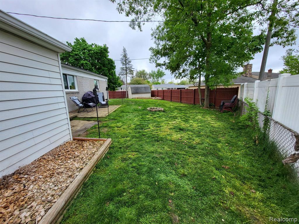 47880 ROLAND Street, Shelby Twp, MI 48317 — Photo 12