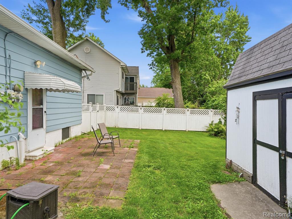 1728 Beechcroft Street, Keego Harbor, MI 48320 — Photo 25
