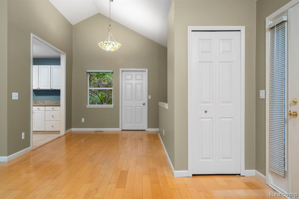 9438 Appleview Court, Brighton, MI 48116 — Photo 16