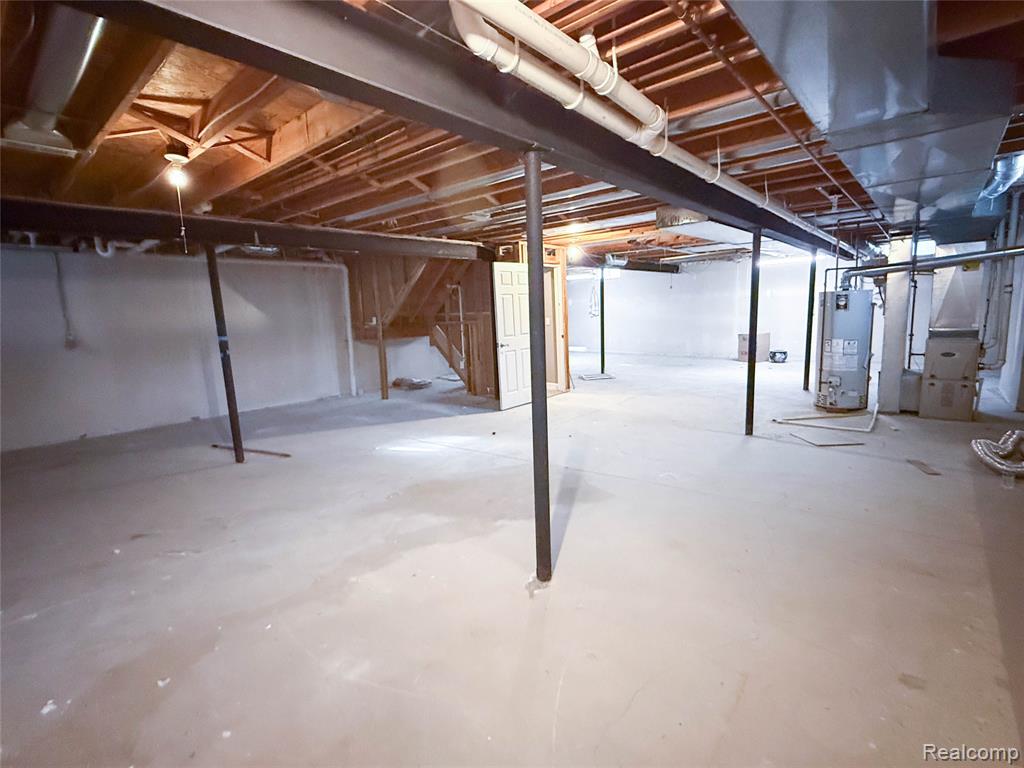 942 Linden Way, Auburn Hills, MI 48326 — Photo 18