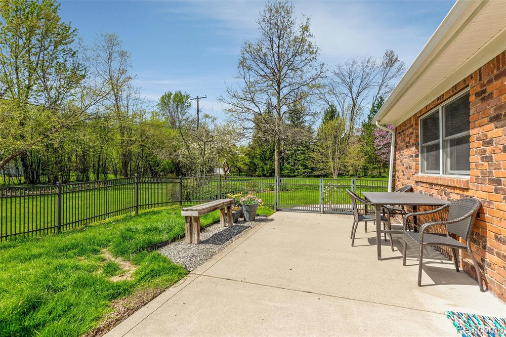 12959 Talbot Lane, Huntington Woods, MI — Photo 46