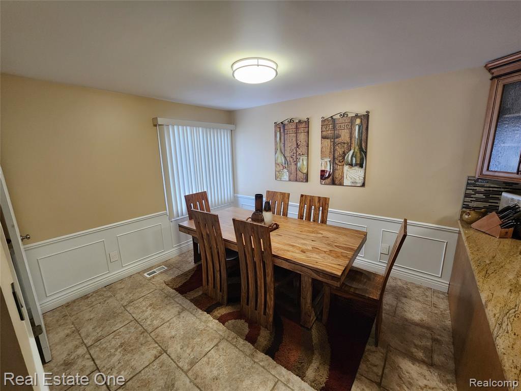 45529 Essex Drive, Macomb, MI 48044 — Photo 12