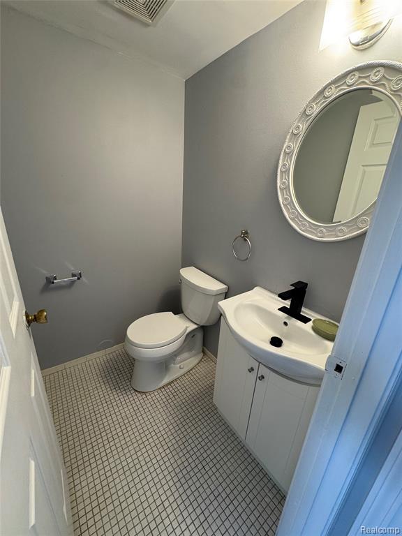 8275 Kennedy Circle, Warren, MI 48093 — Photo 7