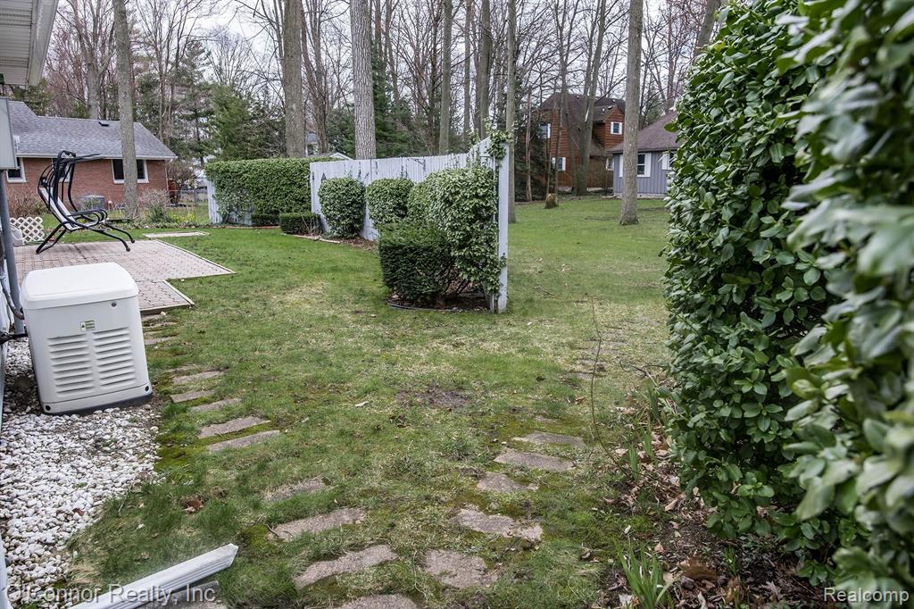 4291 QUAKER HILL Drive, Fort Gratiot, MI 48059 — Photo 27