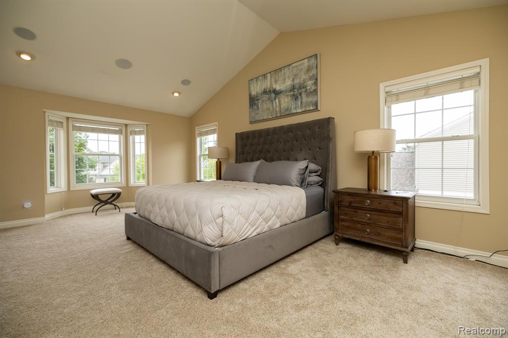 4910 Knollcrest Court, Commerce Twp, MI 48382 — Photo 32