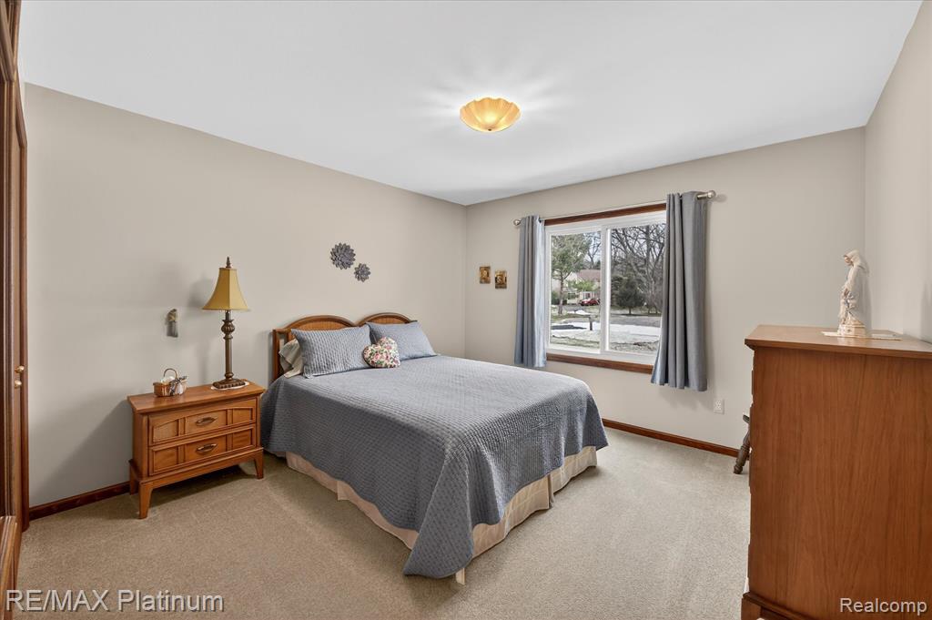 10696 Parker Court, South Lyon, MI 48178 — Photo 15