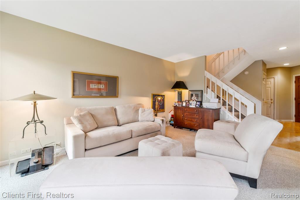 3414 Breckland Court, Ann Arbor, MI 48108 — Photo 3