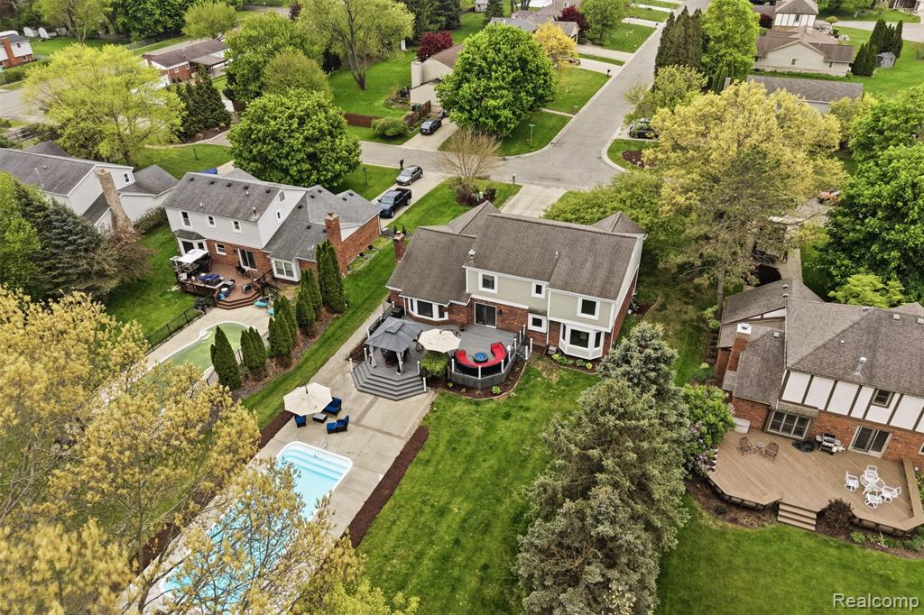 8876 Wintercove Drive, Commerce Twp, MI 48382 — Photo 15