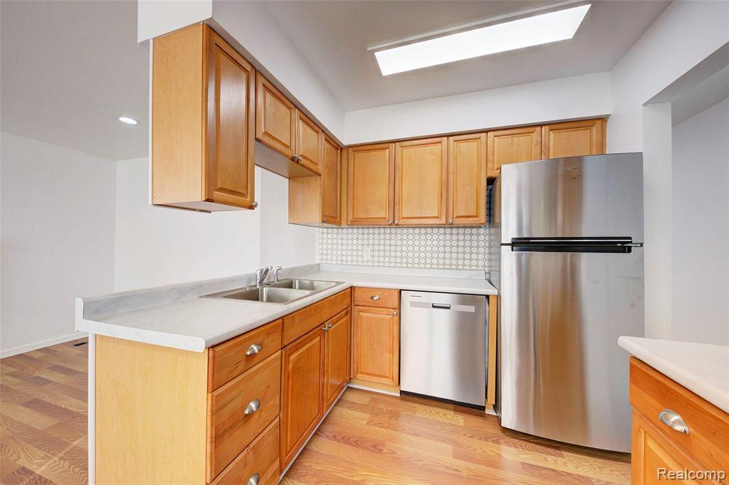 35030 Michelle Drive, Romulus, MI 48174 — Photo 19