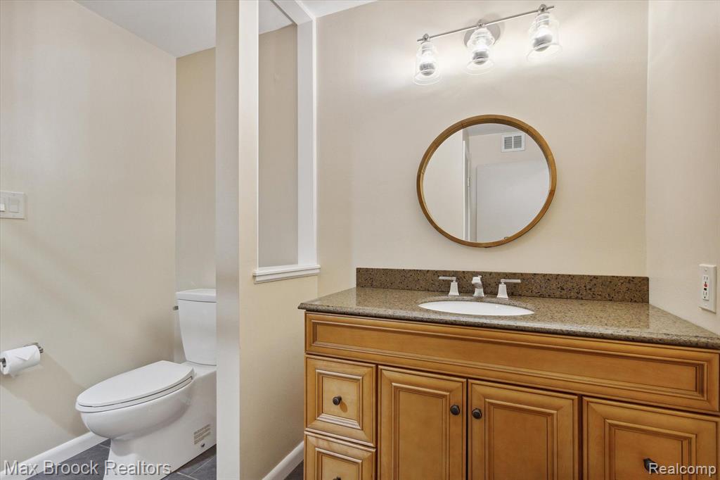 458 FOX HILLS Drive N, A-4, Bloomfield Hills, MI 48304 — Photo 9