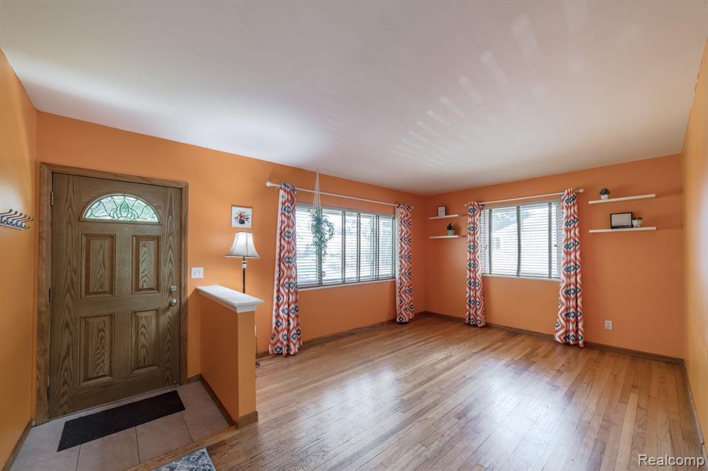 9089 SHERWOOD Drive, Davisburg, MI 48350 — Photo 8