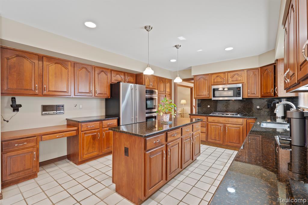 415 W HICKORY GROVE Road, Bloomfield Hills, MI 48302 — Photo 12