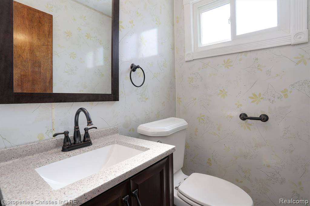 9030 TEXAS Street, Livonia, MI 48150 — Photo 16