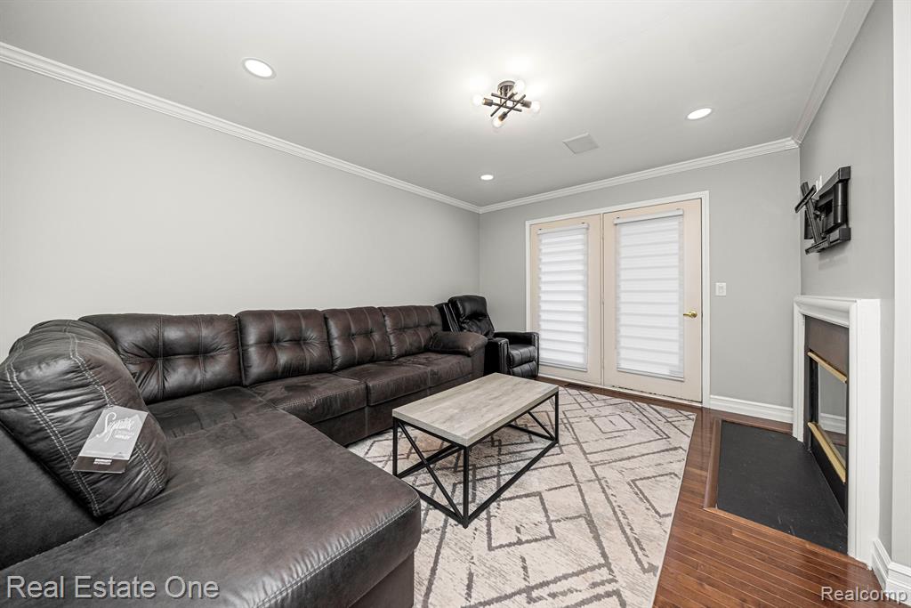 6246 Lindsay Court, West Bloomfield, MI 48324 — Photo 10