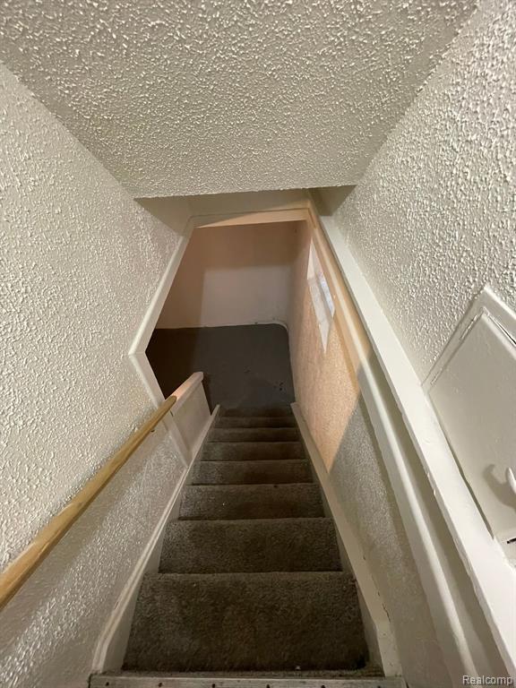 9375 PENROD Street, Detroit, MI 48228 — Photo 16
