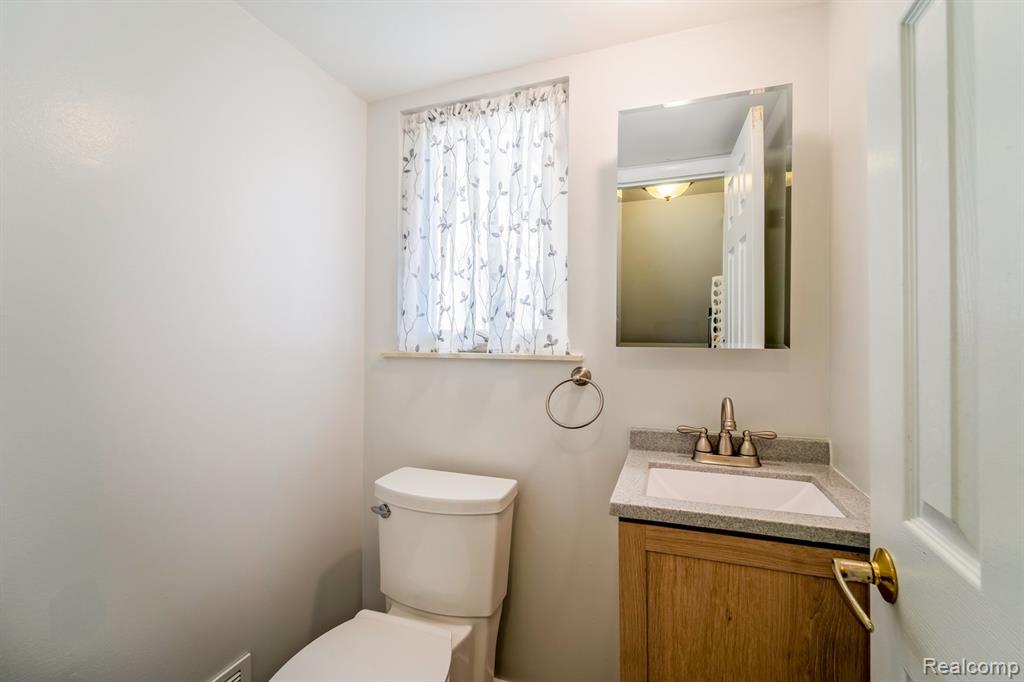 5809 HUNTINGTON Drive, Ypsilanti, MI 48197 — Photo 39