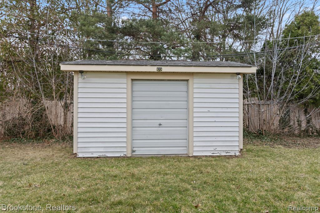 41920 MAROLD Drive, Sterling Heights, MI 48314 — Photo 10