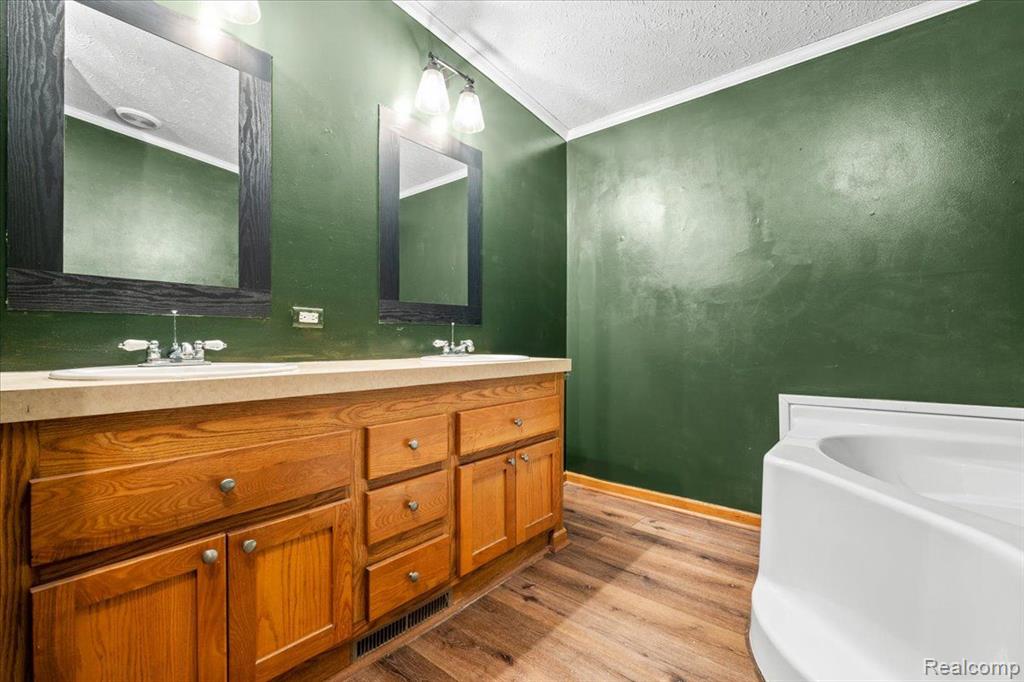 11018 WOODLAND RIDGE, South Lyon, MI 48178 — Photo 15