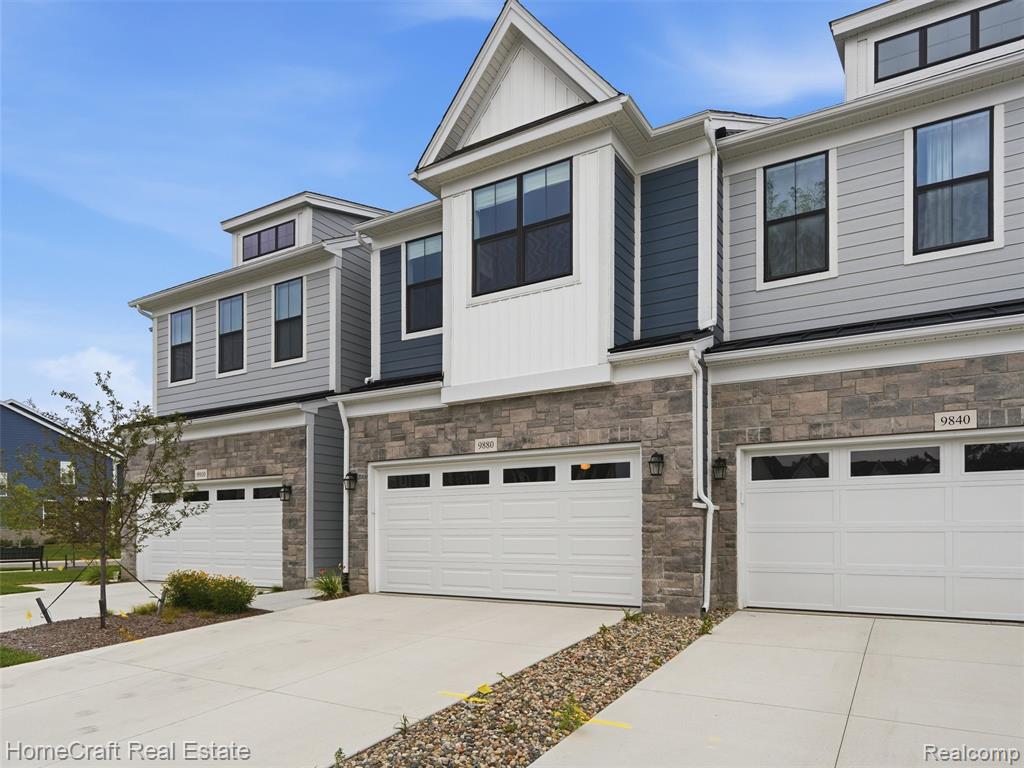 9880 Firwood, Plymouth, MI 48170