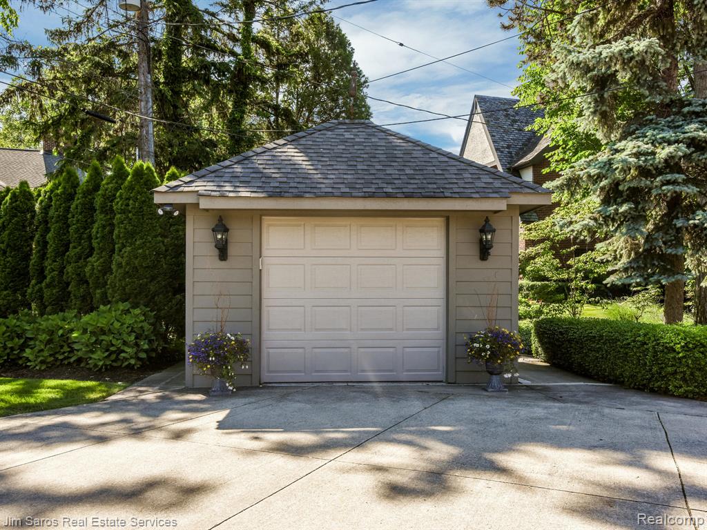 688 Balfour Street, Grosse Pointe Park, MI 48230 — Photo 39