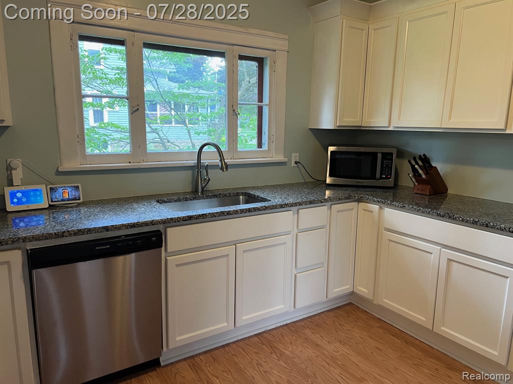 617 N Madison Street, Lapeer, MI 48446 — Photo 16