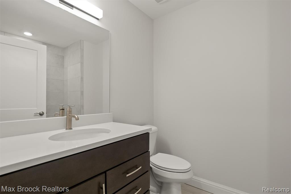 7477 Gramercy Circle, 17, West Bloomfield, MI — Photo 27