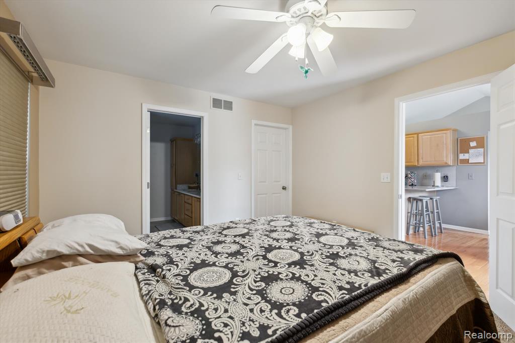 7206 Glen Oak Court, Grand Blanc, MI 48439 — Photo 24