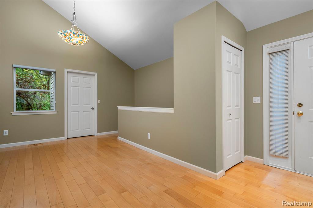 9438 Appleview Court, Brighton, MI 48116 — Photo 15