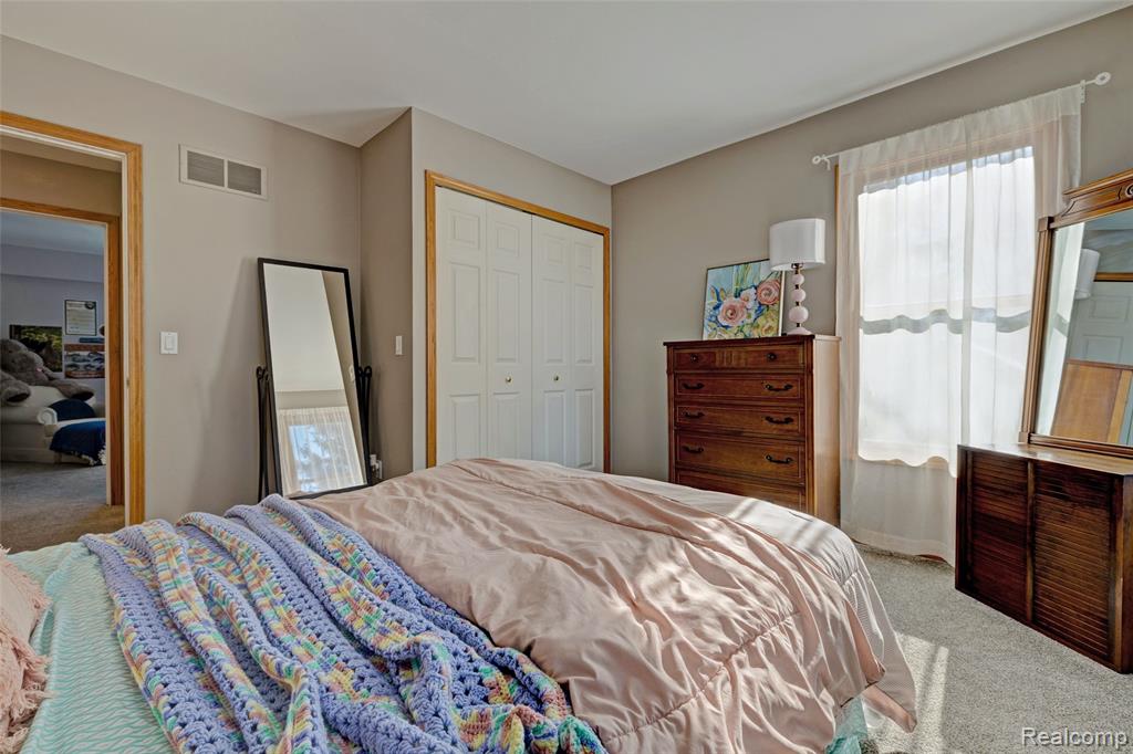 9619 Tree Top Court, Pinckney, MI, 48169