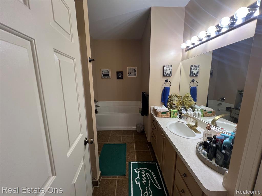 43216 Pendleton Circle, Sterling Heights, MI 48313 — Photo 21