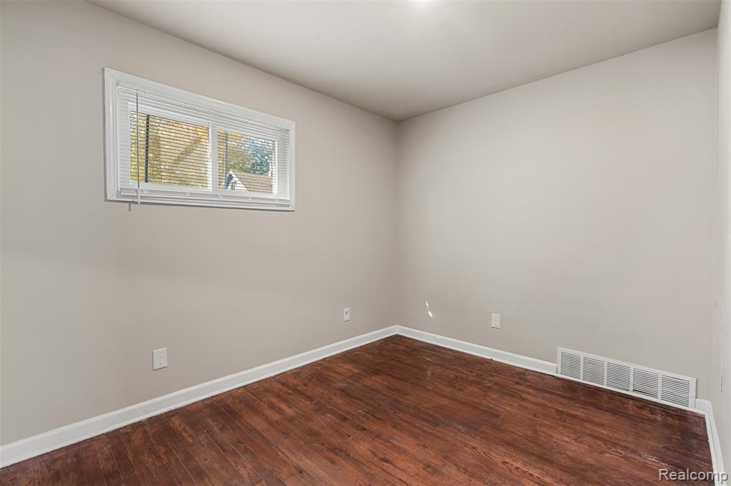 4845 University Place, Detroit, MI 48224 — Photo 11