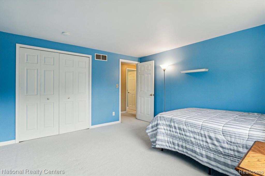 42372 COTSWOLD Court, Northville, MI 48168 — Photo 40
