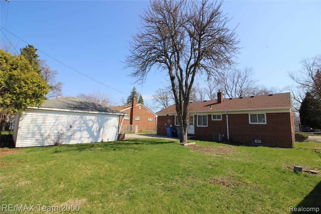 8631 Whitefield Street, Dearborn Heights, MI 48127 — Photo 4