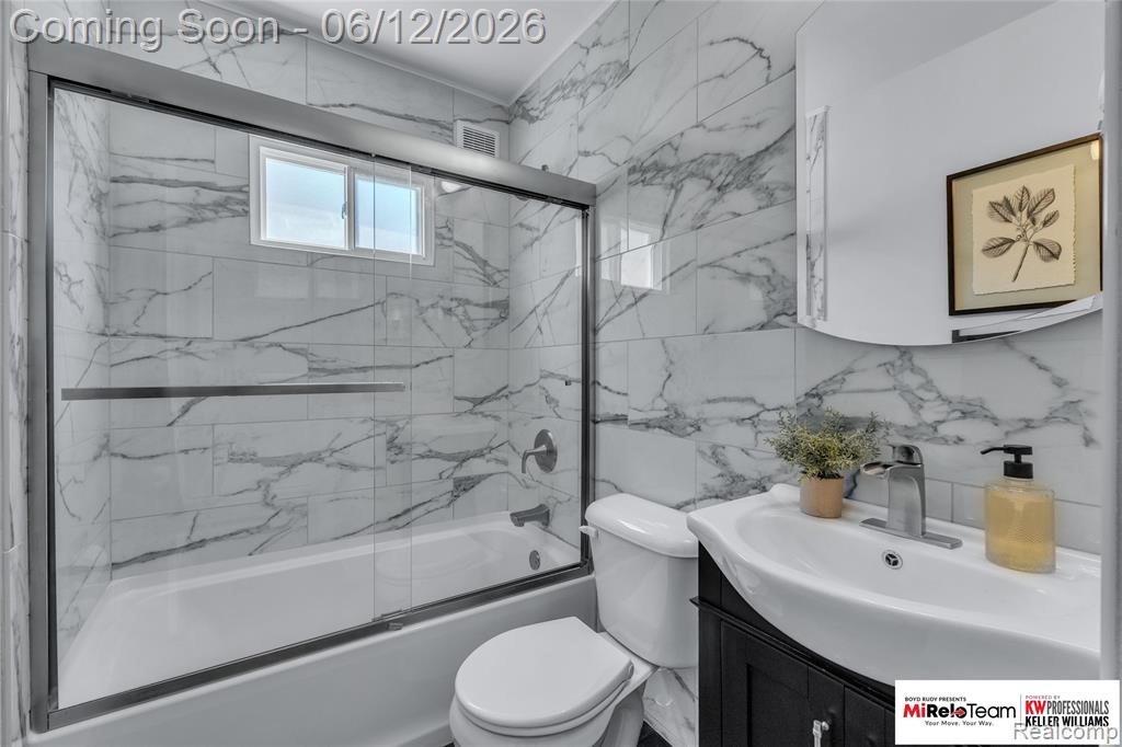 19525 Dalby, Redford, MI 48240 — Photo 11