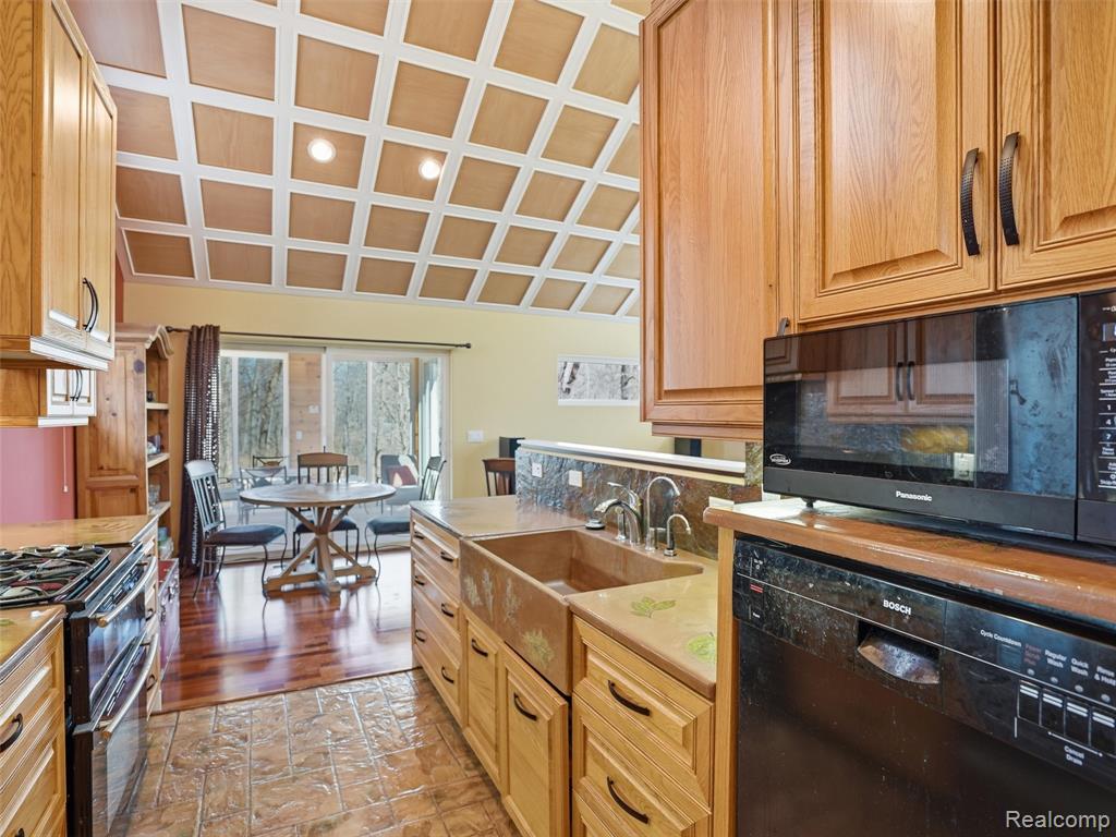 7845 Sleepy Hollow Drive, Northville, MI 48168 — Photo 13