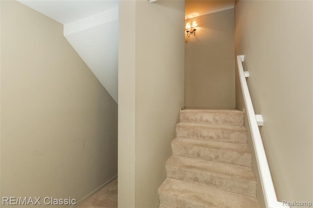 4860 Pelican Way, West Bloomfield, MI 48323 — Photo 38