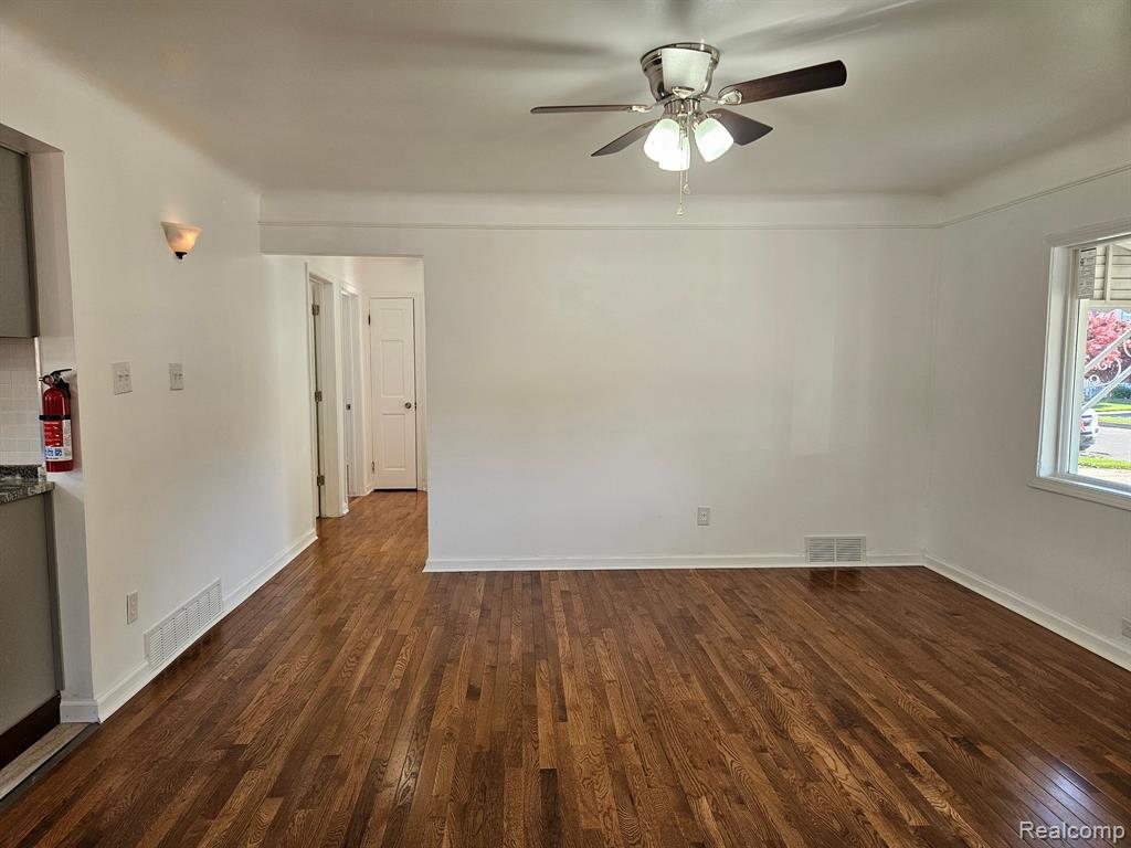 4055 17TH Street, Wyandotte, MI 48192 — Photo 10