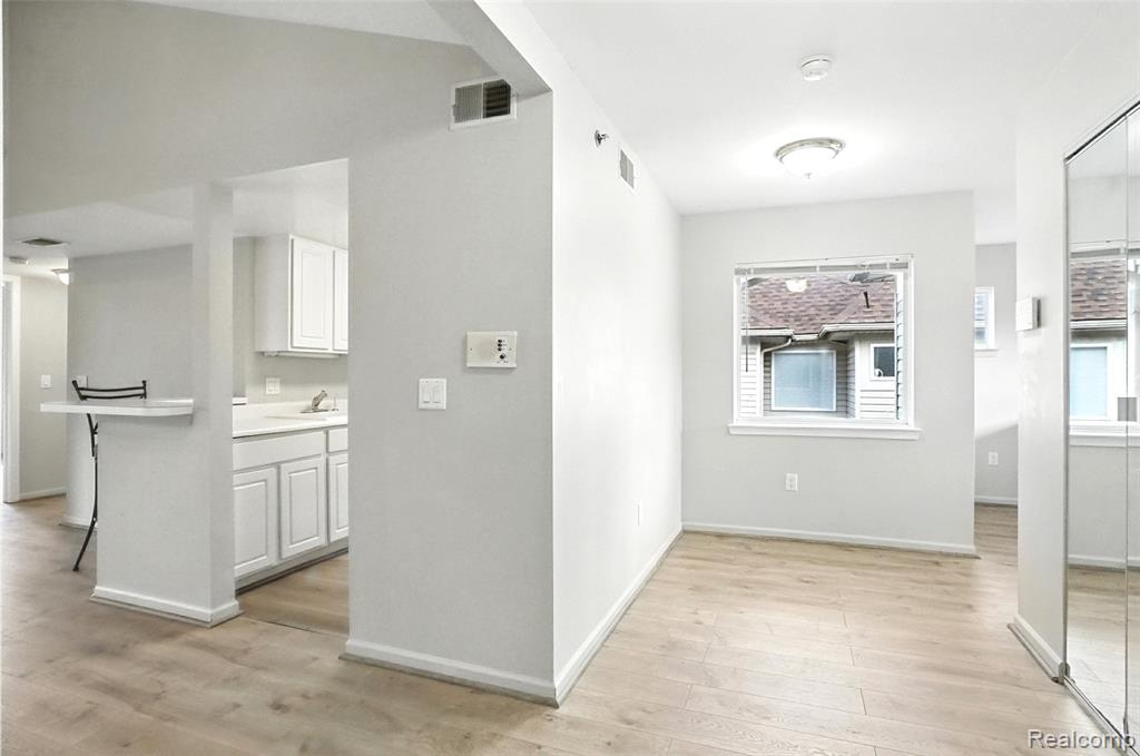 863 Brandon Avenue, Pontiac, MI 48340 — Photo 14